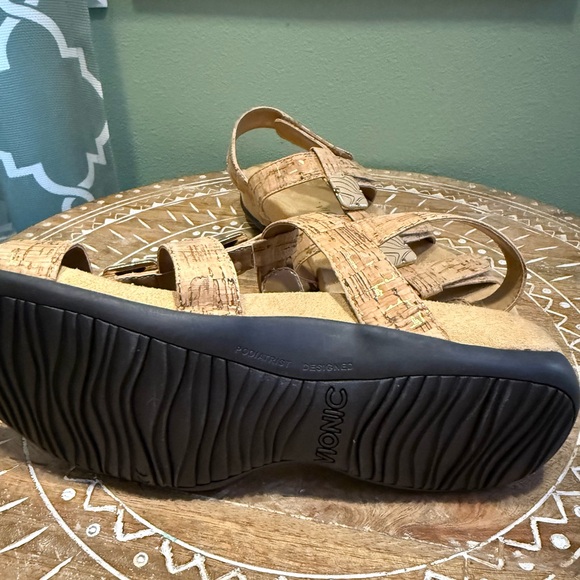 NWOT Vionic Amber Tan Strappy Sandals - Size 8 - Picture 5 of 15